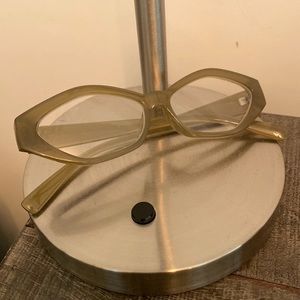 Very stylish ready glasses 1.00.